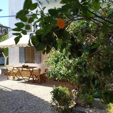 Liknon Guesthouse Villa Galaxídhion Exteriör bild